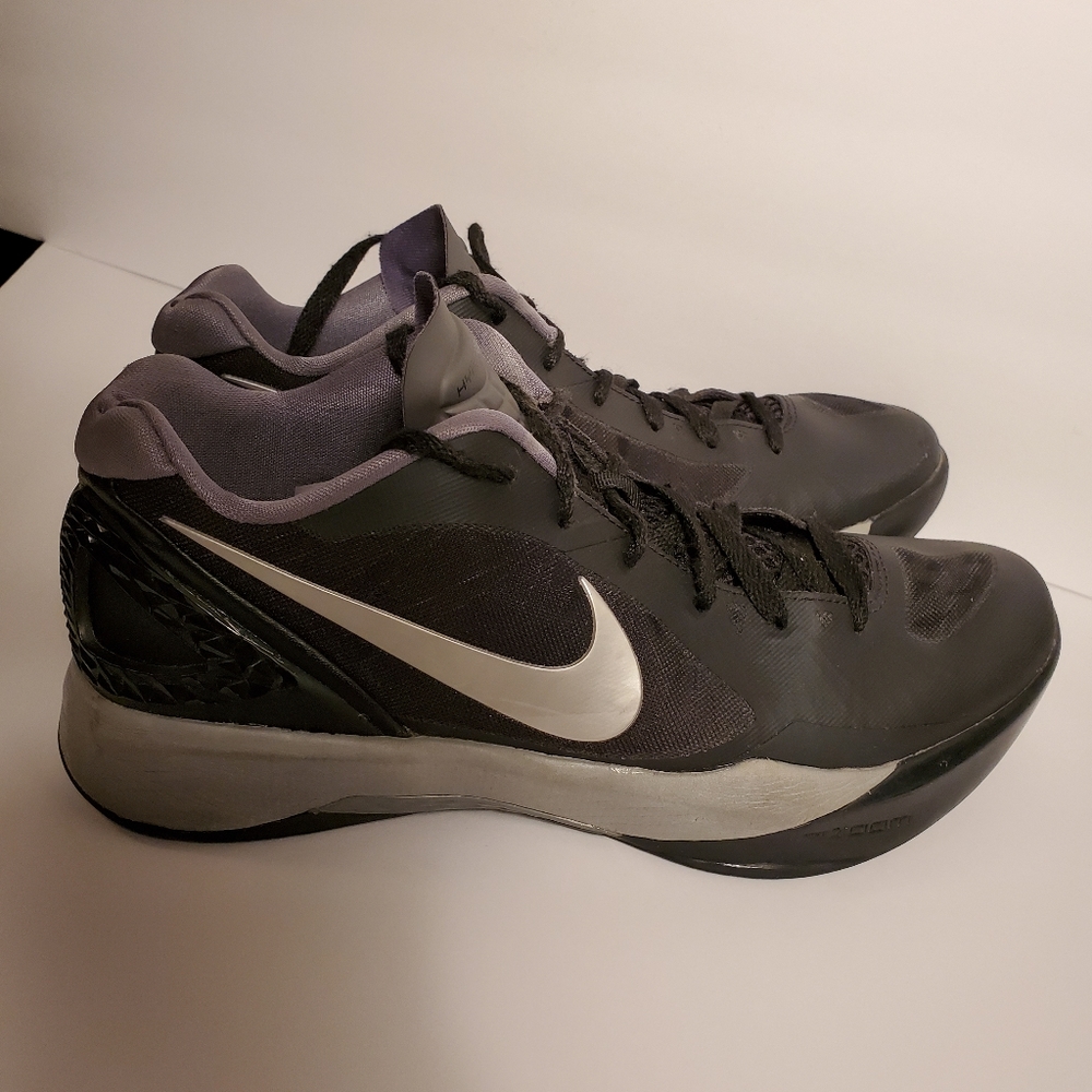 Nike hyperspike flywire tennis shoes
